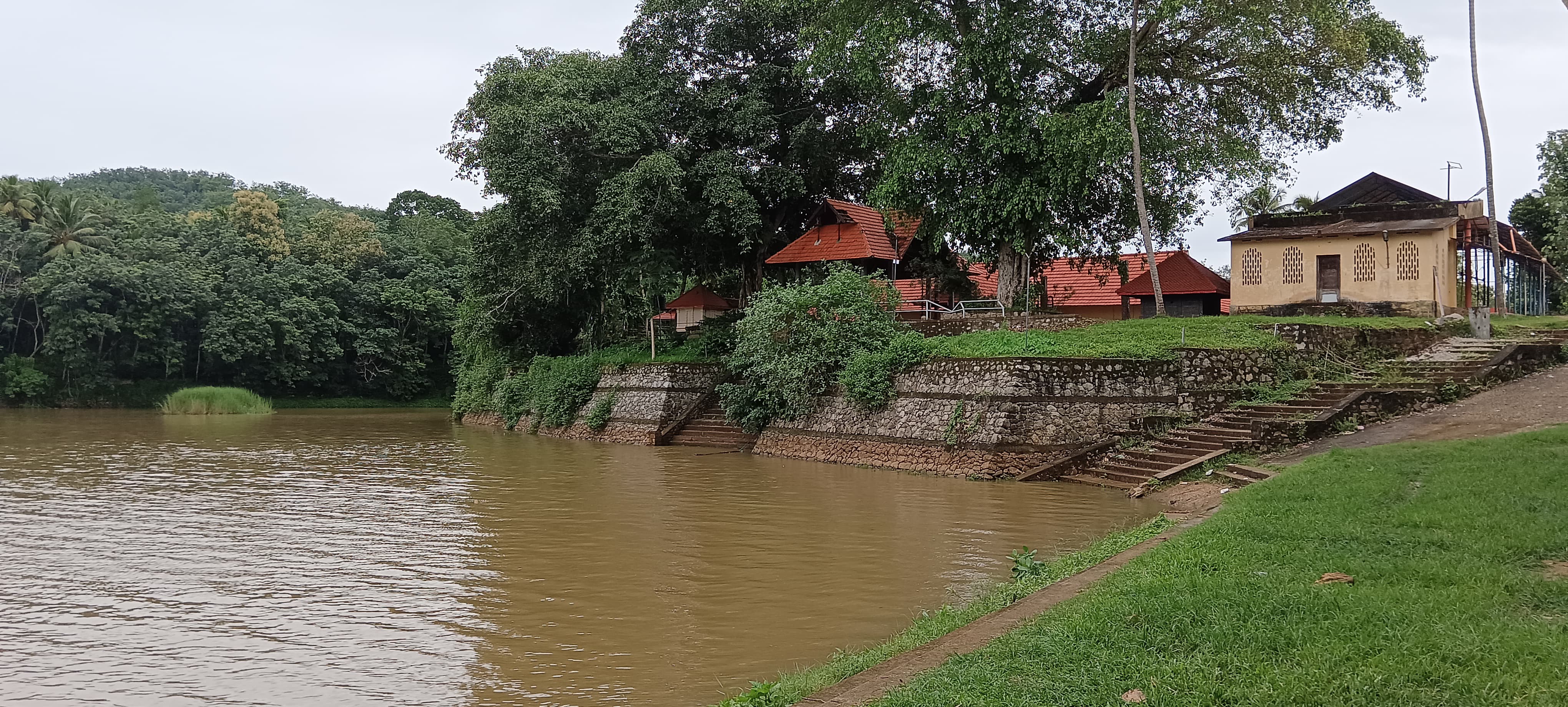 Vellinalloor Temple